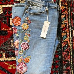NWT Kelly Floral Embroidery Bootcut Jeans